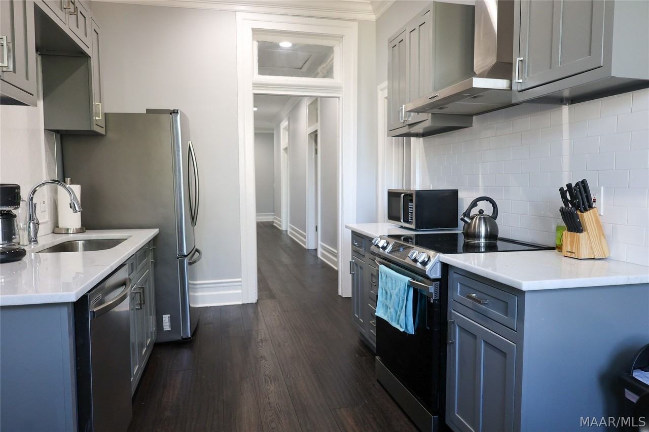 1314 S Court St - Photo 6 of 33