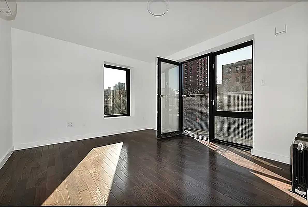 175 E Houston St #4B - Photo 2 of 7