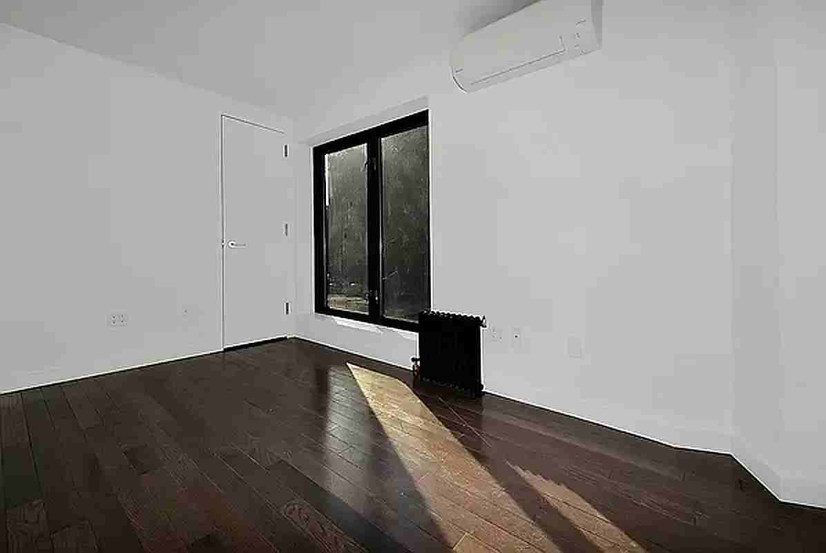 175 E Houston St #4B - Photo 3 of 7