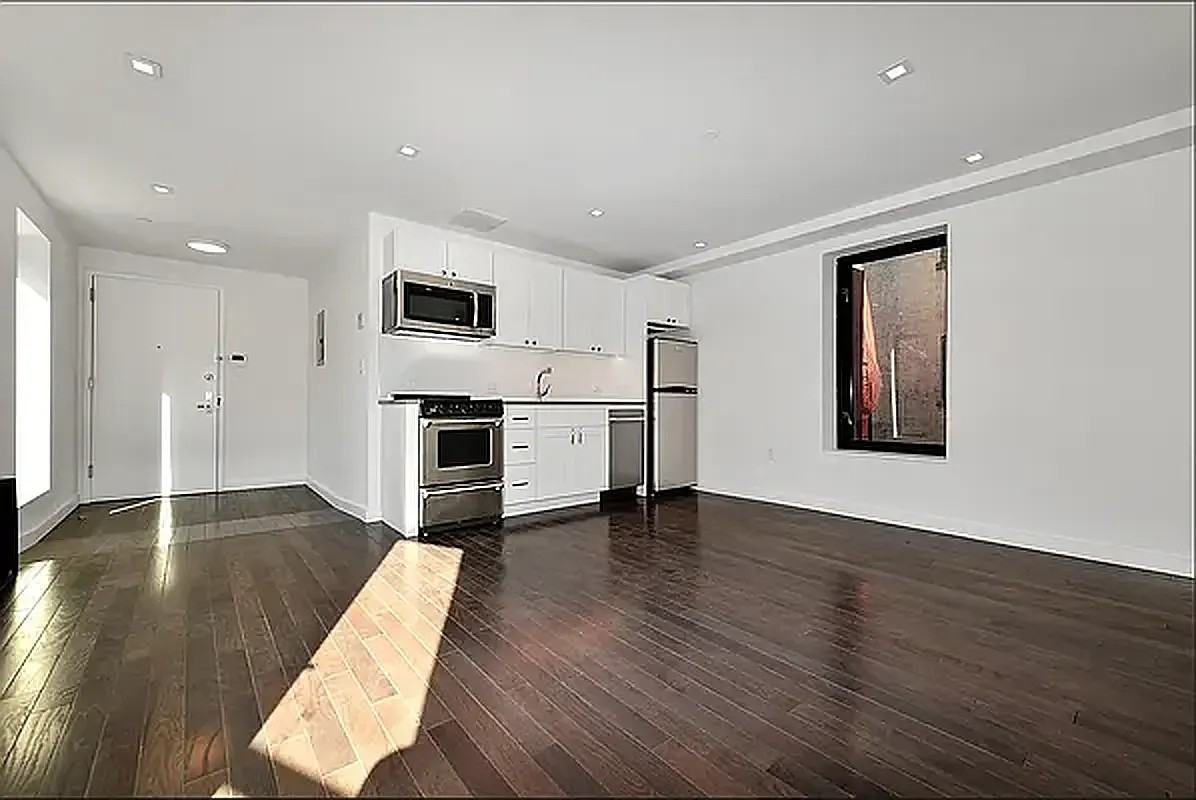 175 E Houston St #4B - Photo 5 of 7