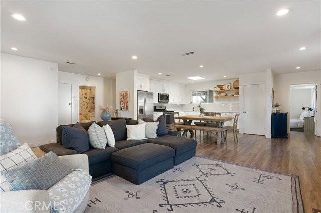 7901 Flight Ave - Photo 4 of 8