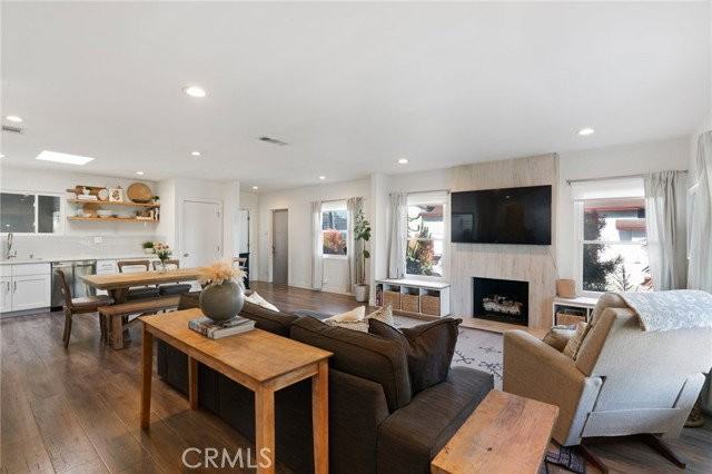 7901 Flight Ave - Photo 5 of 8