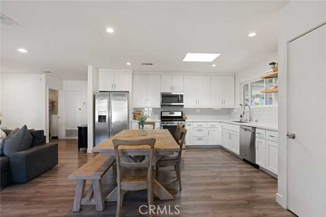 7901 Flight Ave - Photo 6 of 8