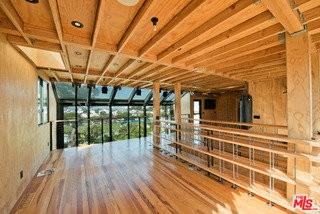 2460 Beverley Ave - Photo 3 of 8