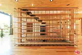 2460 Beverley Ave - Photo 7 of 8