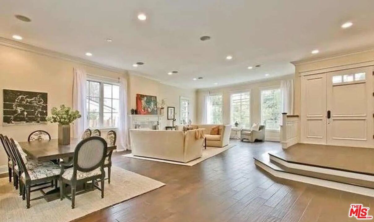 580 N Kenter Ave - Photo 2 of 8