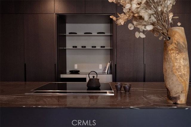 838 N Kings Rd #303 - Photo 2 of 8