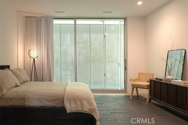 838 N Kings Rd #303 - Photo 3 of 8