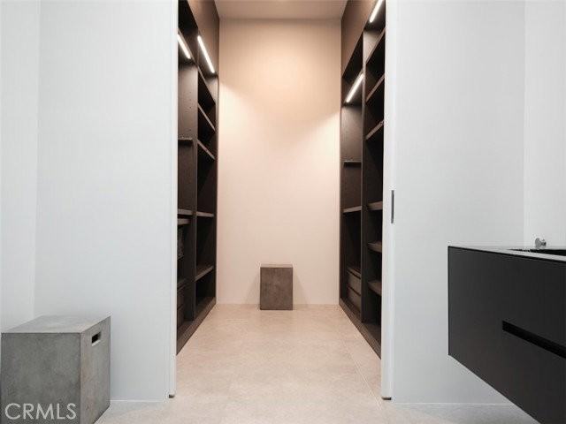 838 N Kings Rd #303 - Photo 4 of 8