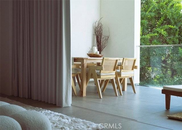 838 N Kings Rd #303 - Photo 5 of 8