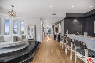 8507 Franklin Ave - Photo 4 of 8