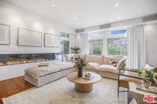 8507 Franklin Ave - Photo 5 of 8