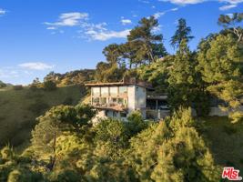 featured image of 1735 Summitridge Dr