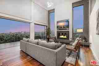 1735 Summitridge Dr - Photo 3 of 8