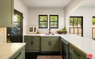 1954 Hillcrest Rd #8 - Photo 6 of 8