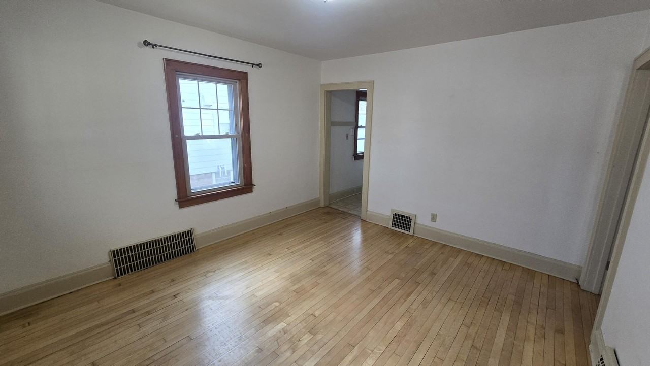 1727 E Morgan Ave - Photo 2 of 7