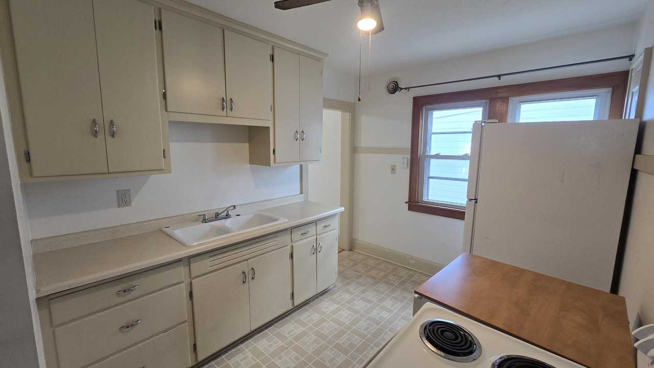 1727 E Morgan Ave - Photo 3 of 7