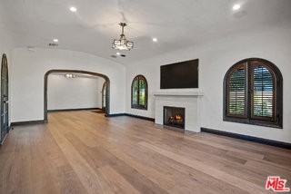 4265 Denny Ave - Photo 4 of 8