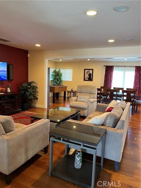 23913 Friar St - Photo 2 of 8