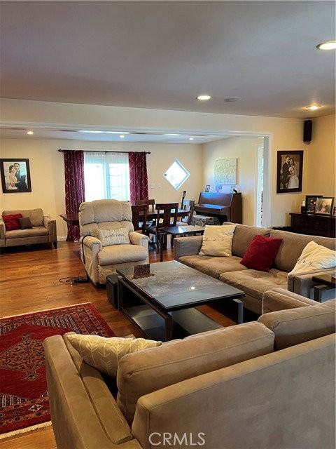 23913 Friar St - Photo 3 of 8