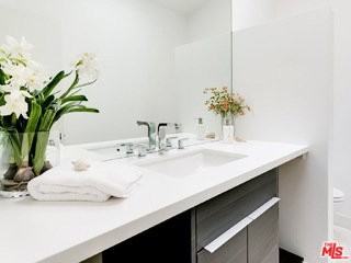 5470 Katherine Ave - Photo 3 of 7