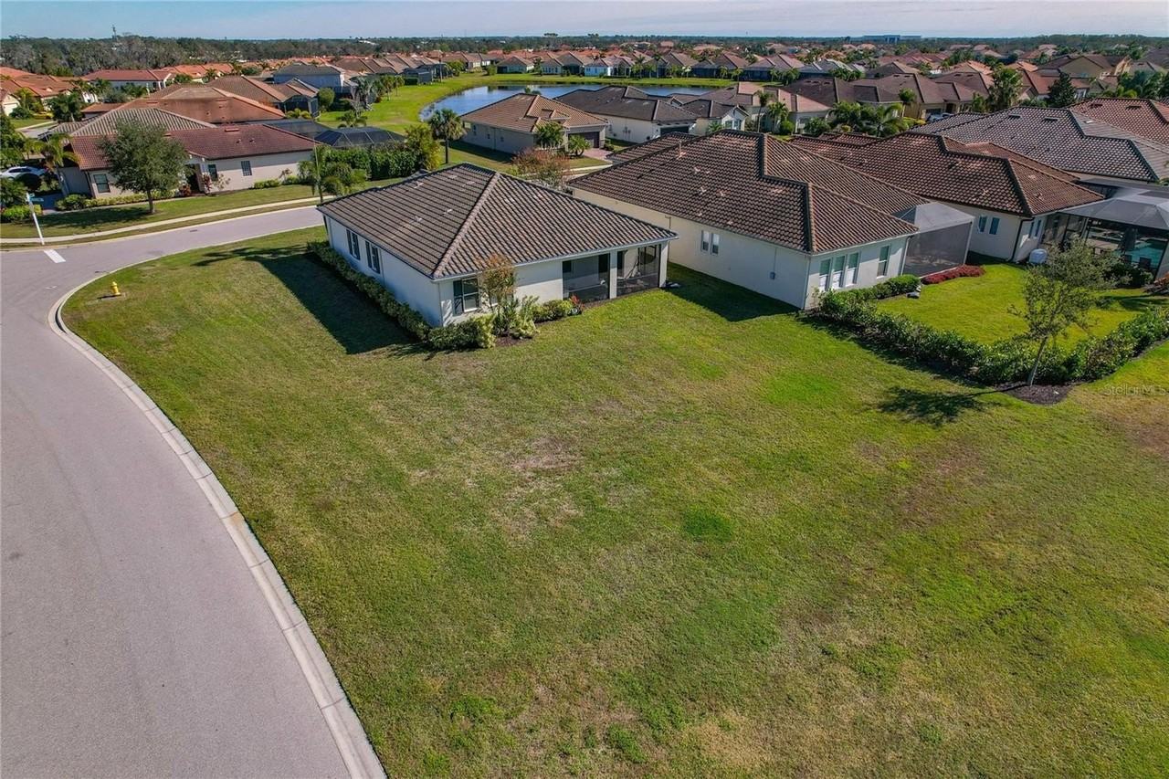 4604 Tobermory Way - Photo 5 of 50