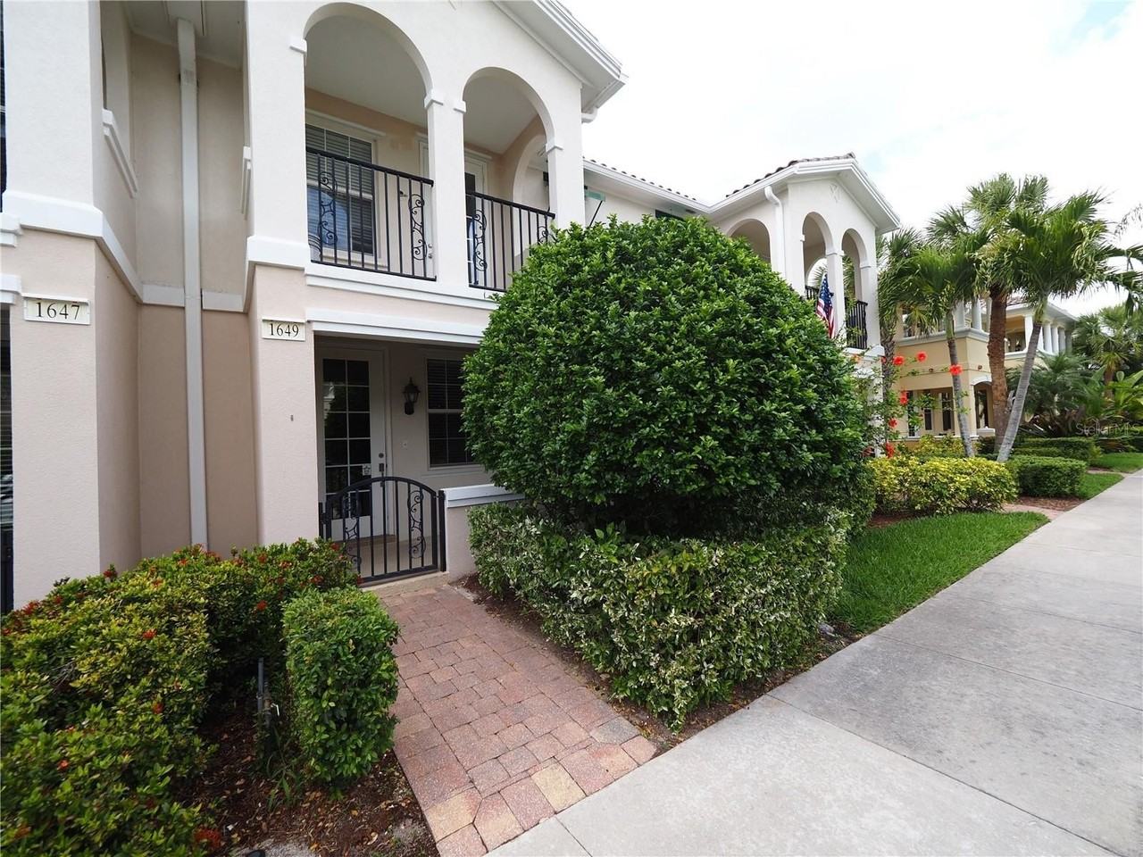 1649 Napoli Dr W - Photo 2 of 3