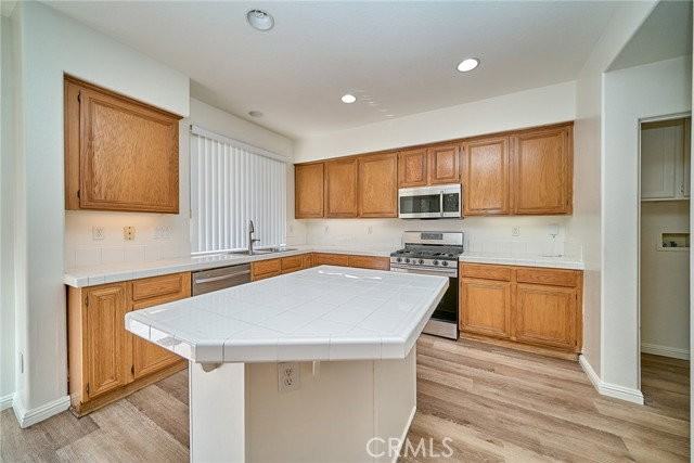 22859 Morro Dr - Photo 4 of 8