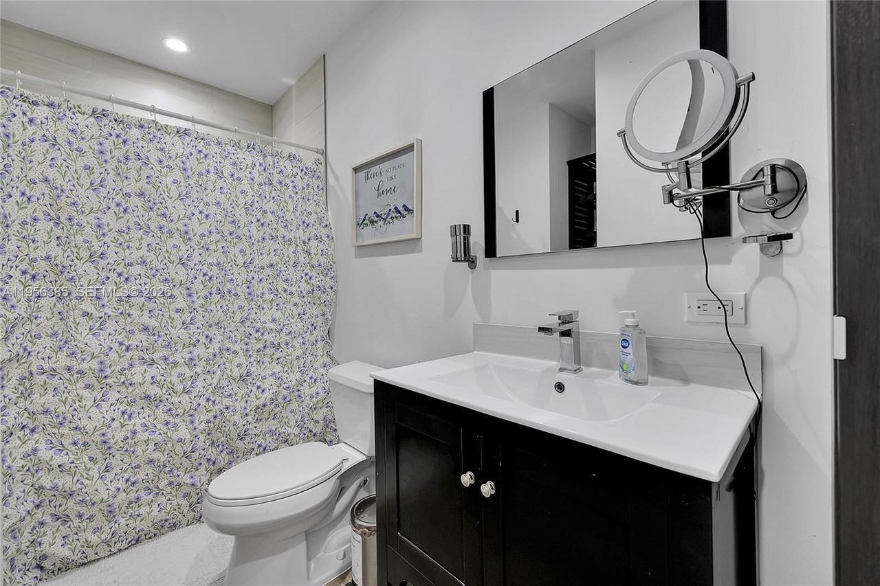 3614 Sw 58th Ave - Photo 6 of 8