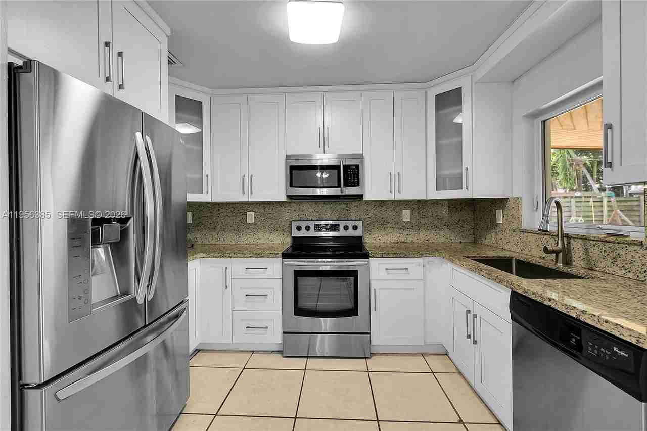 3614 Sw 58th Ave - Photo 7 of 8