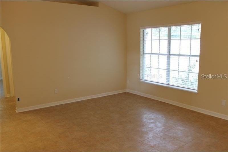 17802 Jefferson St - Photo 5 of 13