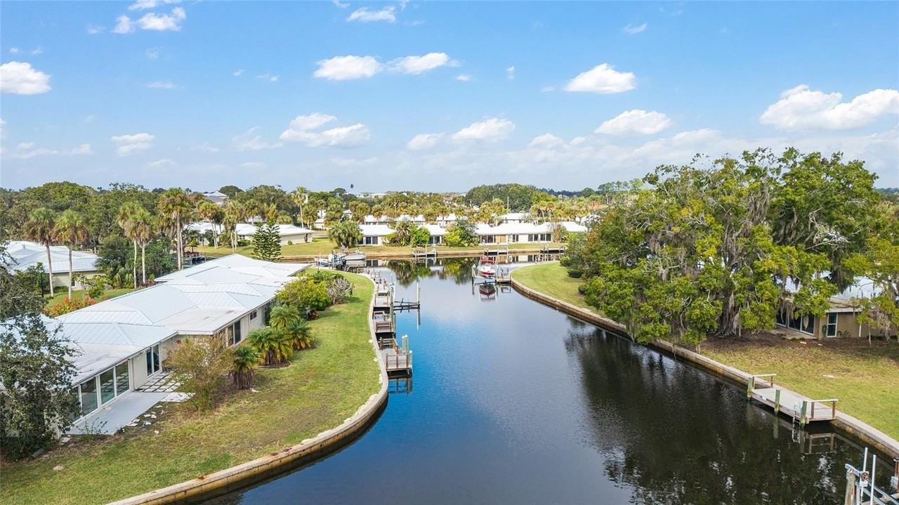 11517 W Sandpiper Ct #149 - Photo 4 of 47