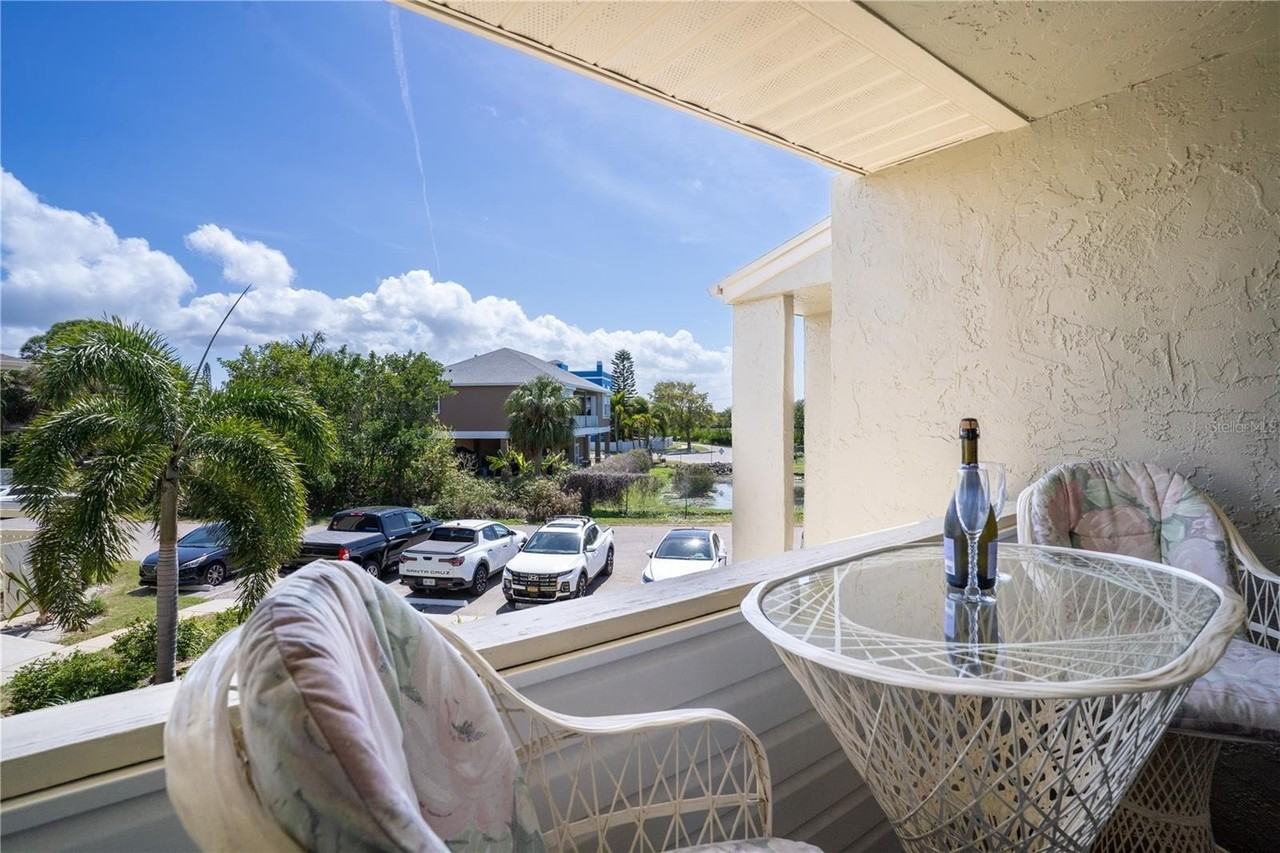 656 Windrush Bay Dr #656 - Photo 3 of 44