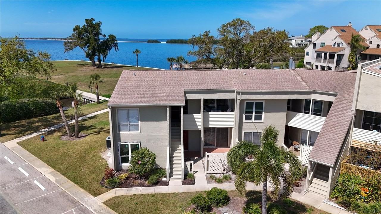 656 Windrush Bay Dr #656 - Photo 4 of 44
