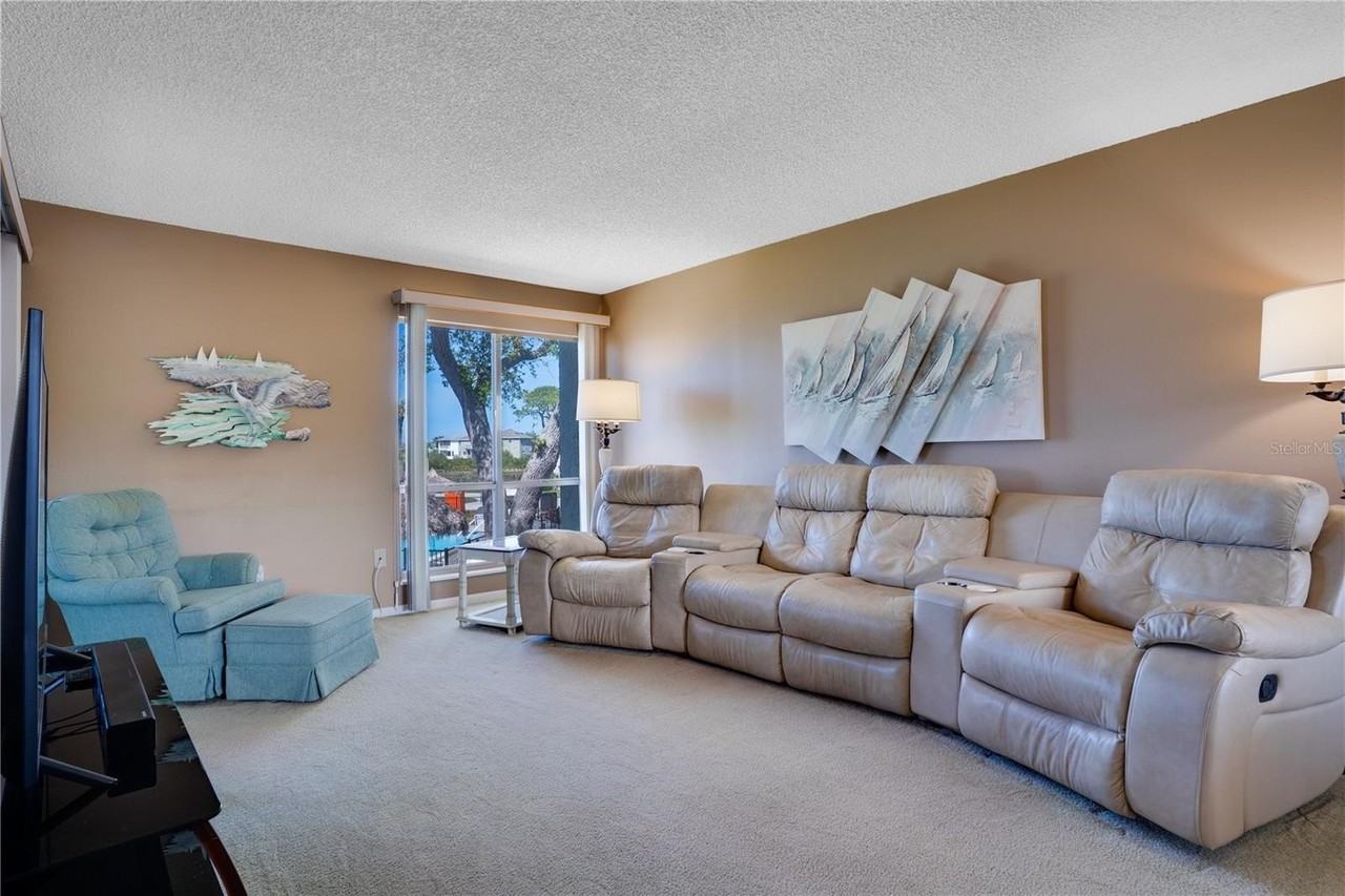 656 Windrush Bay Dr #656 - Photo 7 of 44
