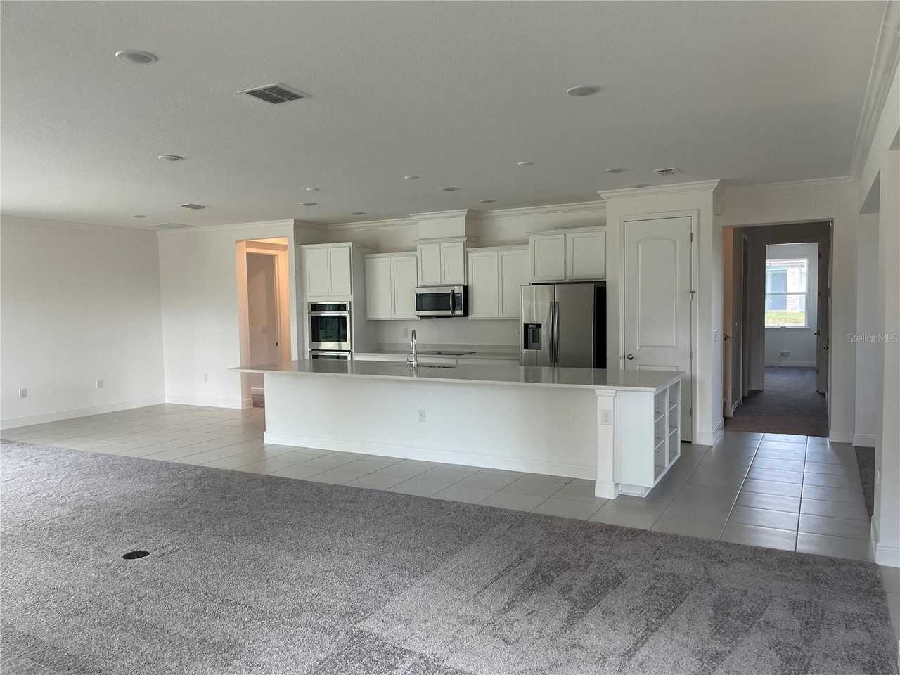 10060 Dolphin Gull Cir - Photo 3 of 19