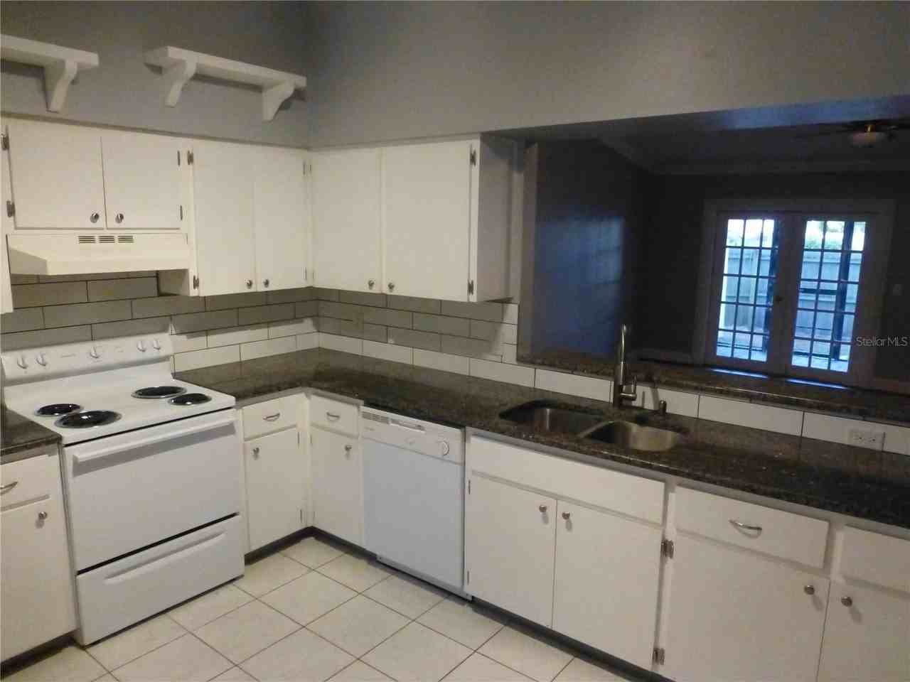 1890 Wolford Rd #5 - Photo 2 of 29