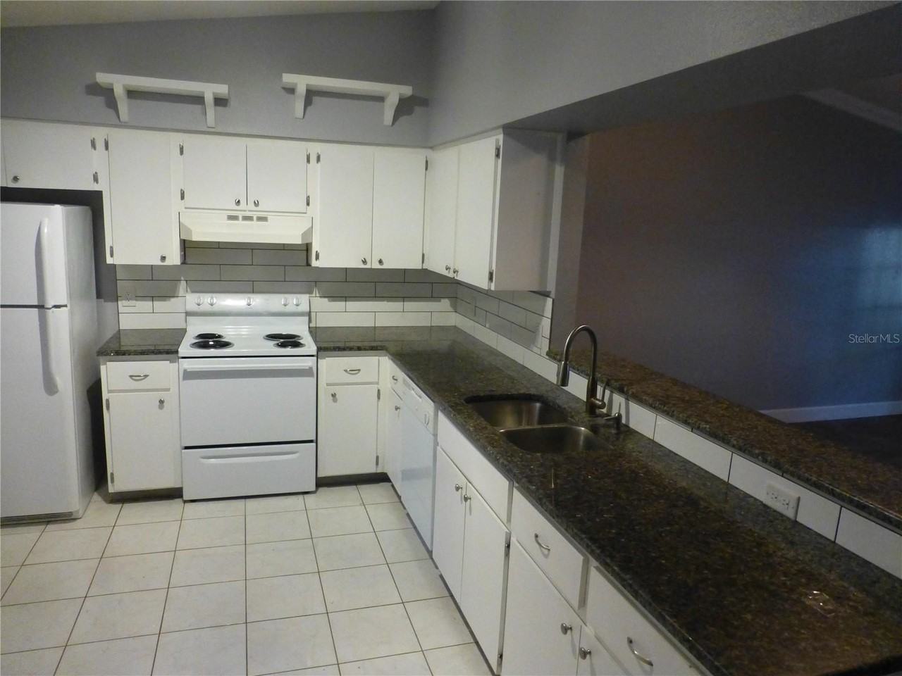 1890 Wolford Rd #5 - Photo 4 of 29