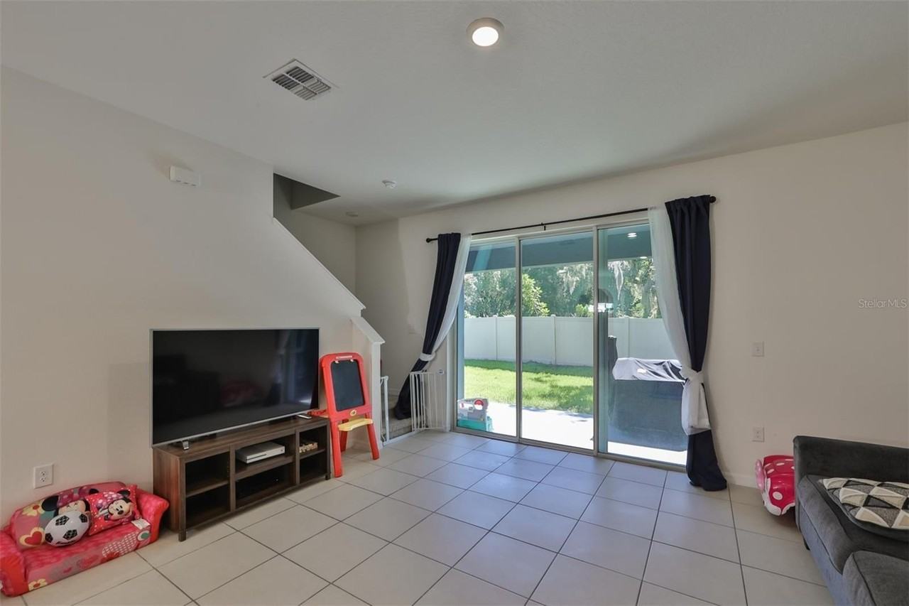 3225 Pleasant Willow Ct - Photo 5 of 33