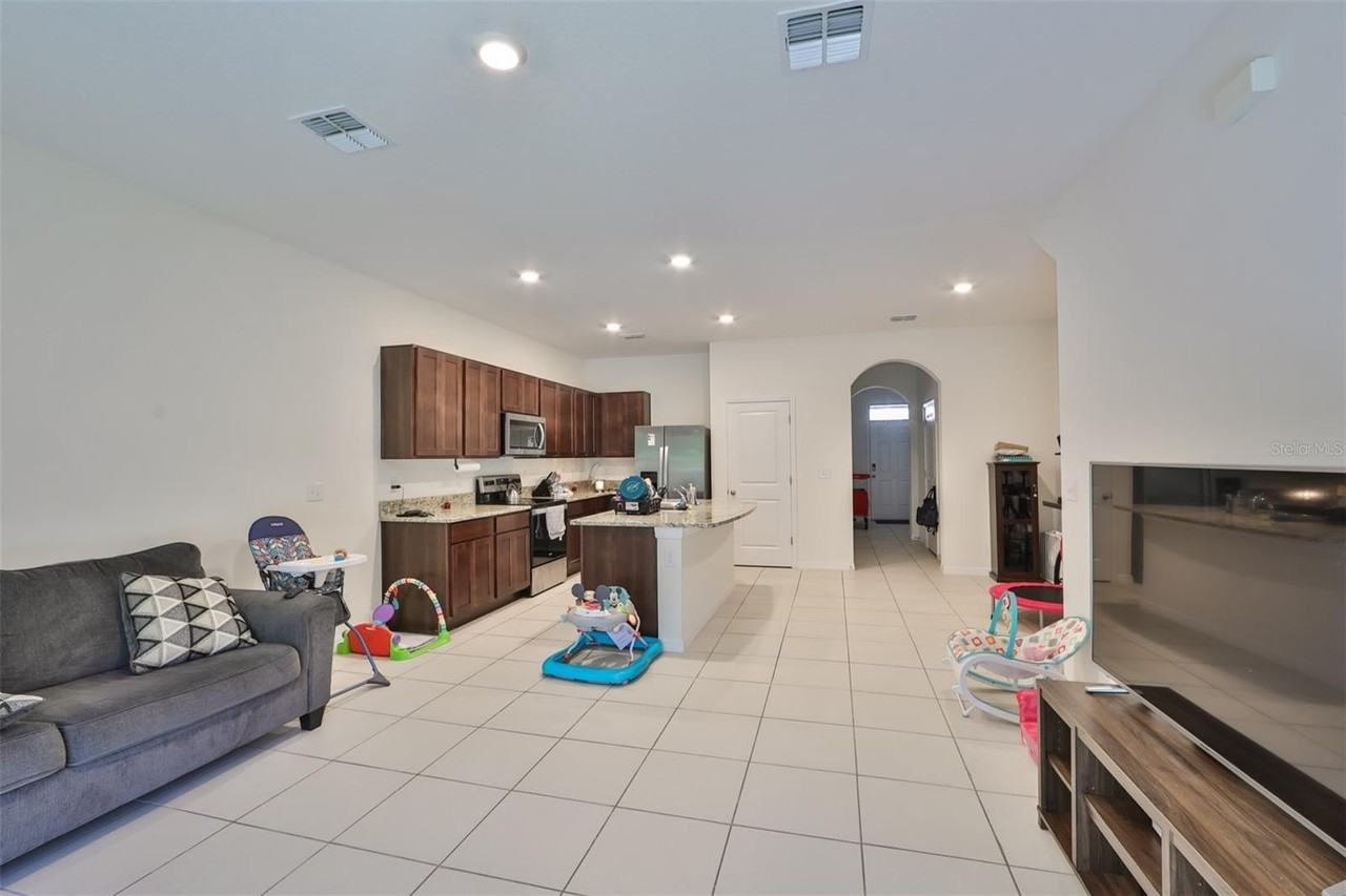 3225 Pleasant Willow Ct - Photo 6 of 33