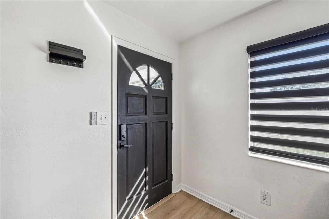 2000 57th St N - Photo 3 of 21