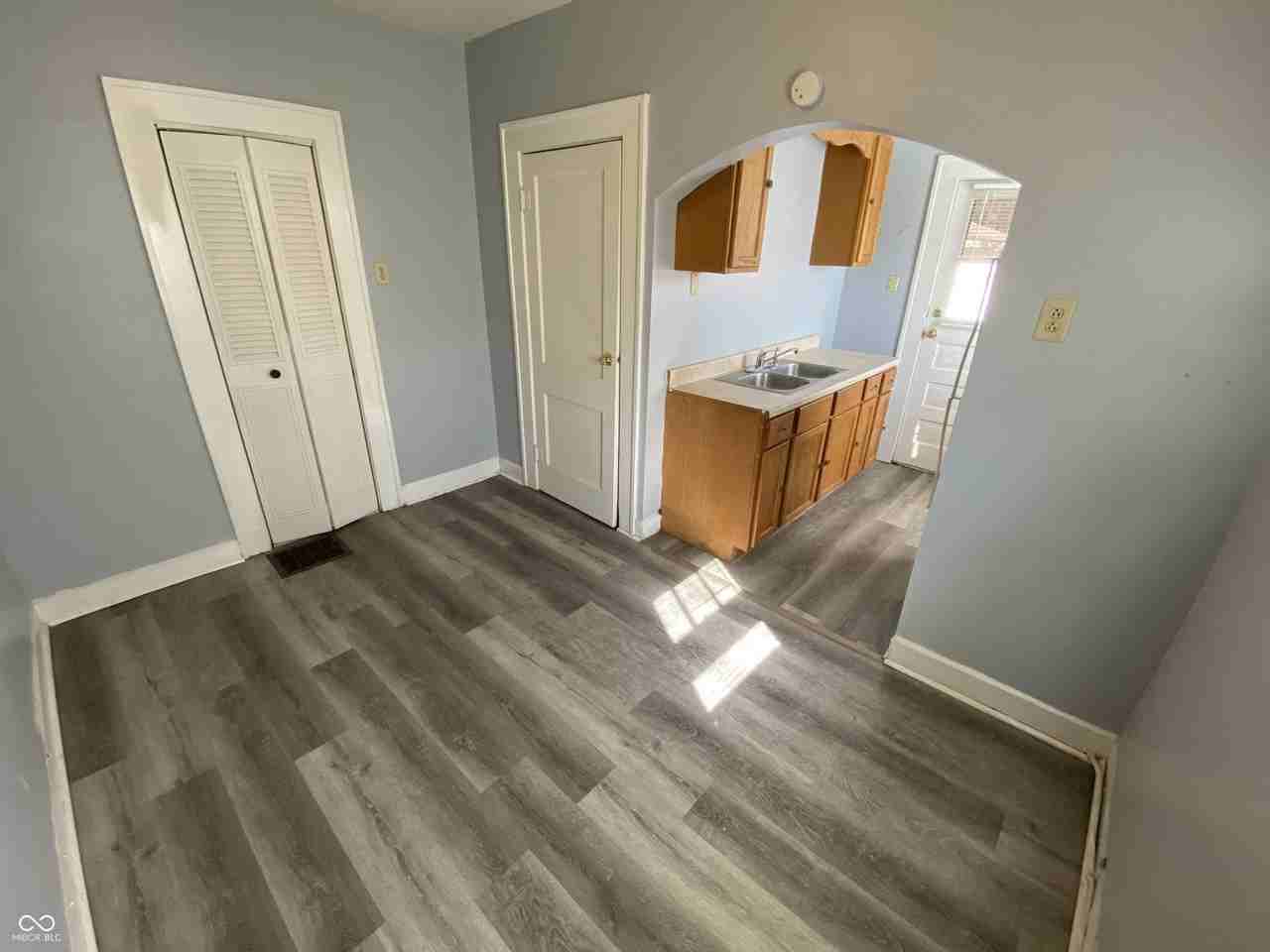 1604 W 15th St #C - Photo 3 of 6