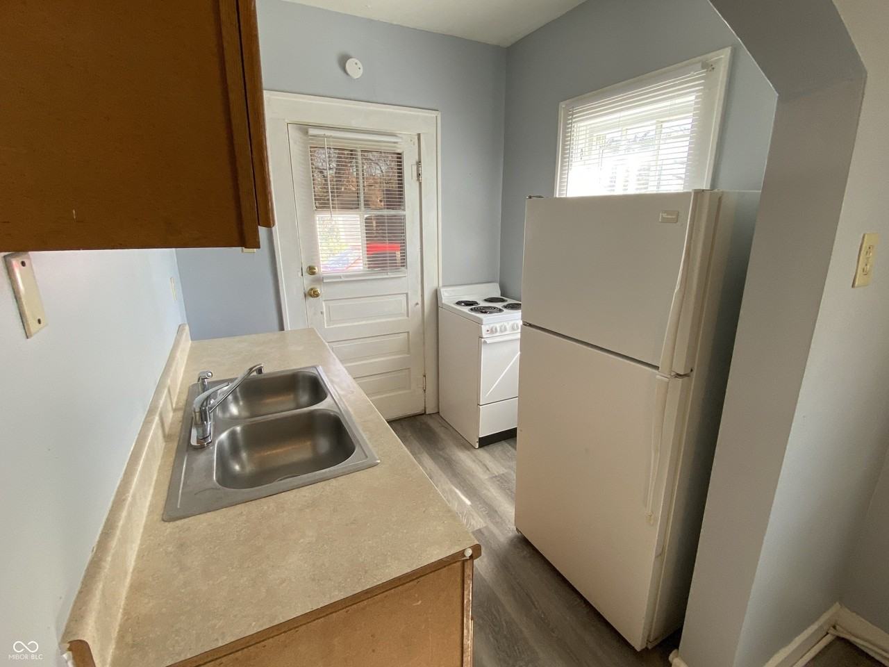 1604 W 15th St #C - Photo 4 of 6