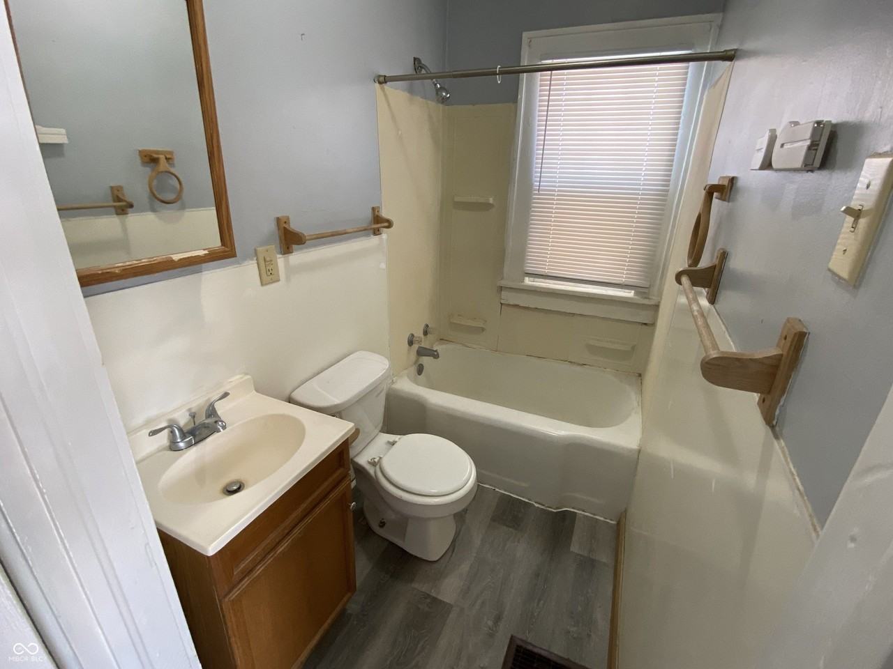 1604 W 15th St #C - Photo 5 of 6