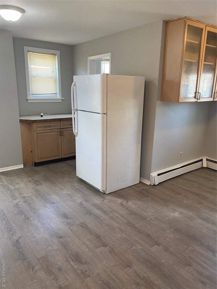 104 River Ave - Photo 2 of 8