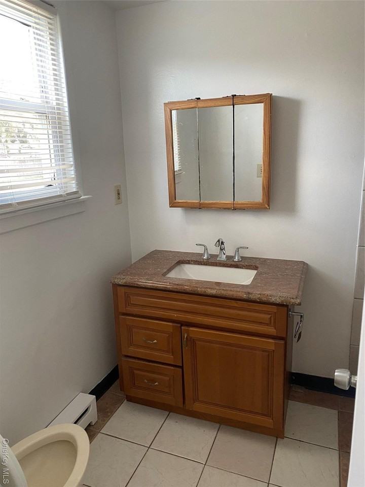 104 River Ave - Photo 5 of 8