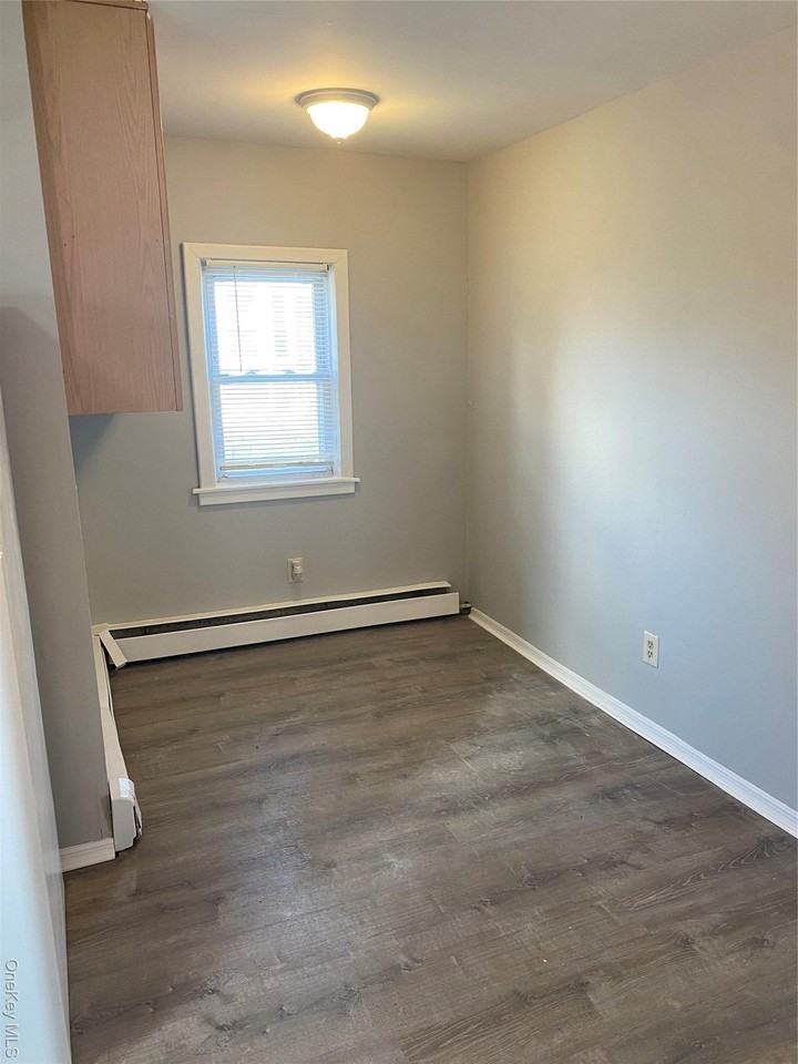 104 River Ave - Photo 7 of 8