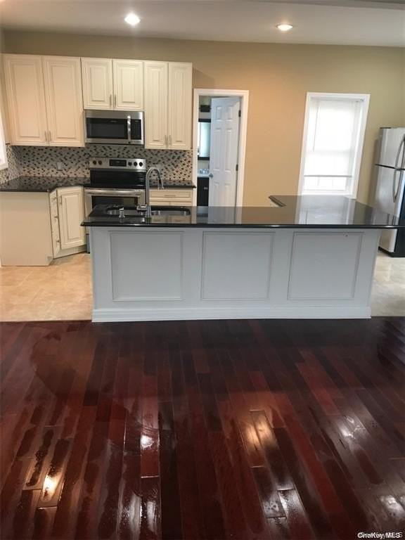 175 Richmond Blvd - Photo 2 of 15