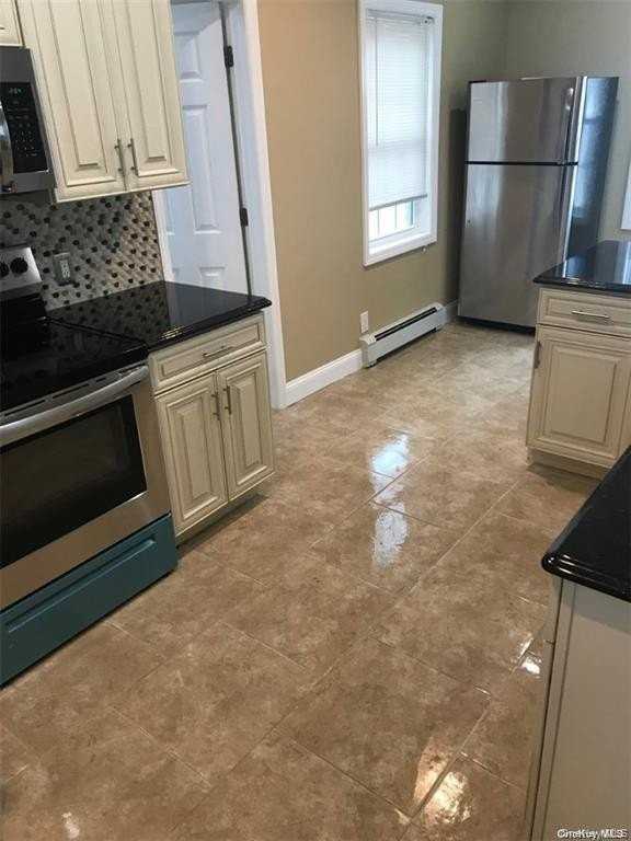 175 Richmond Blvd - Photo 4 of 15