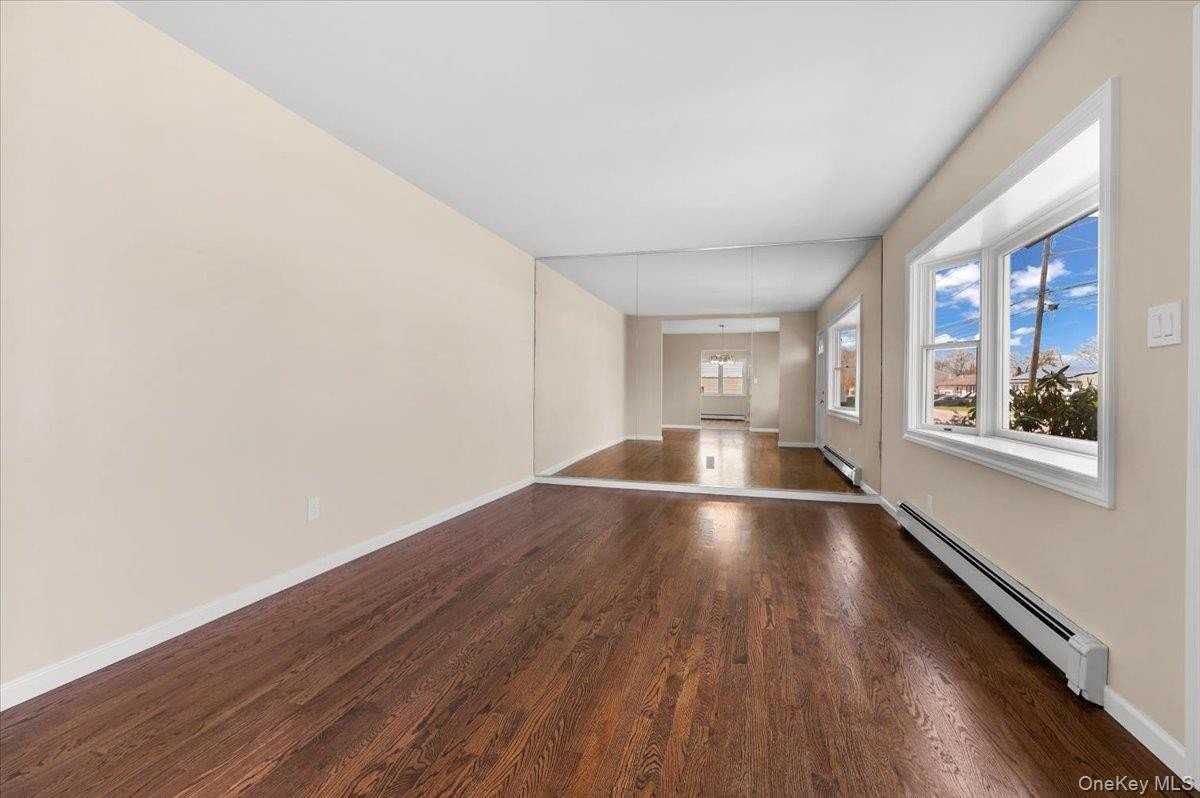 1461 10th St - Photo 3 of 26